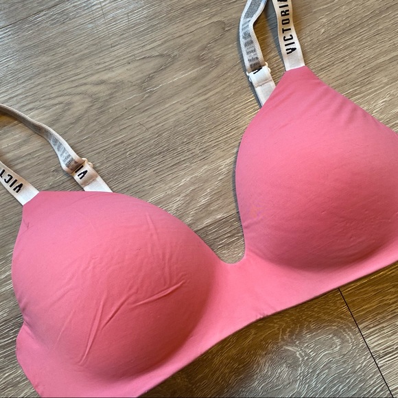 VICTORIA’S SECRET - Pink T-Shirt Lightly Lined Wireless Bra - Size 34C - EUC